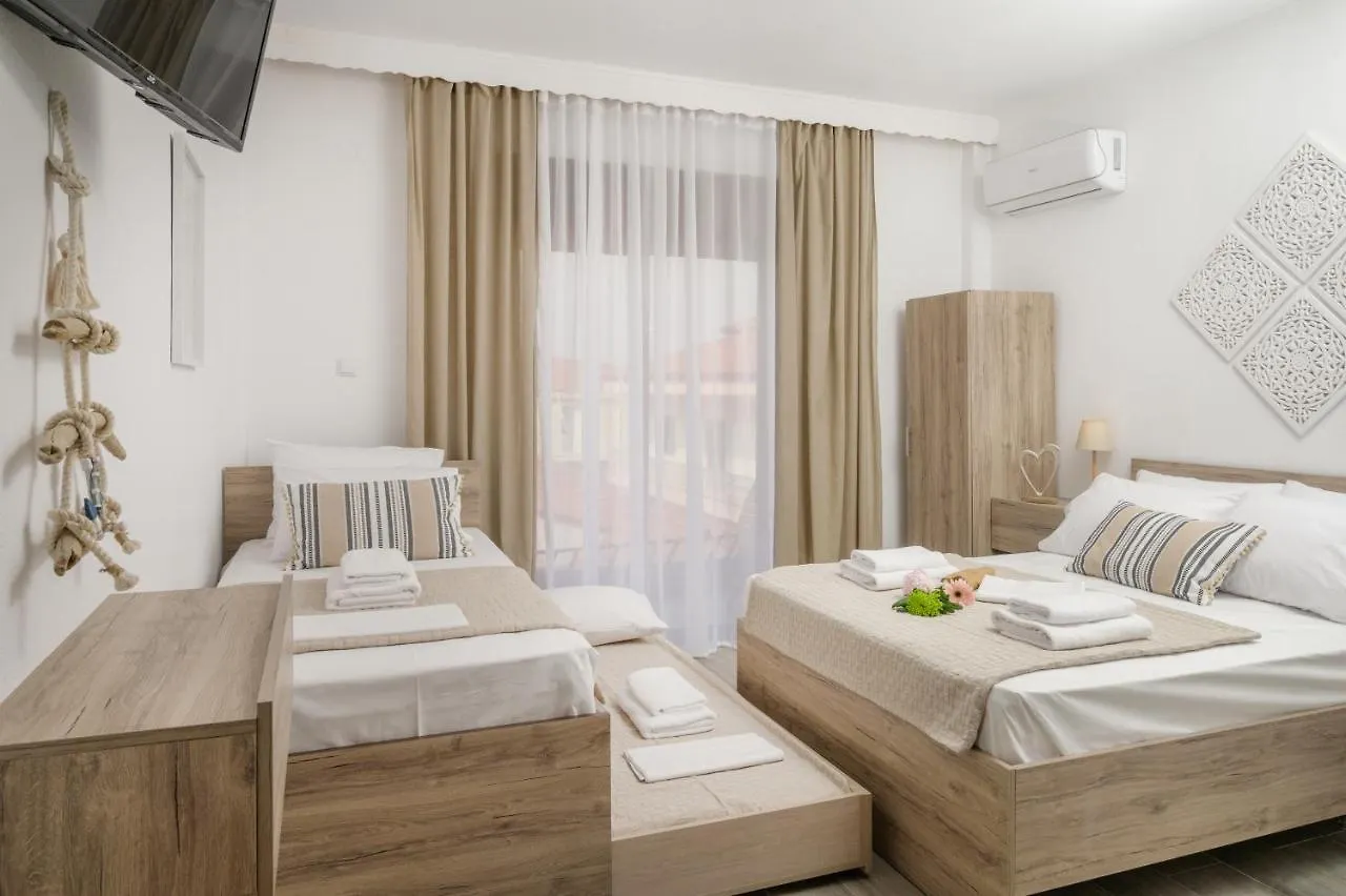 Sand Rooms To Let Nea Roda Apartamento